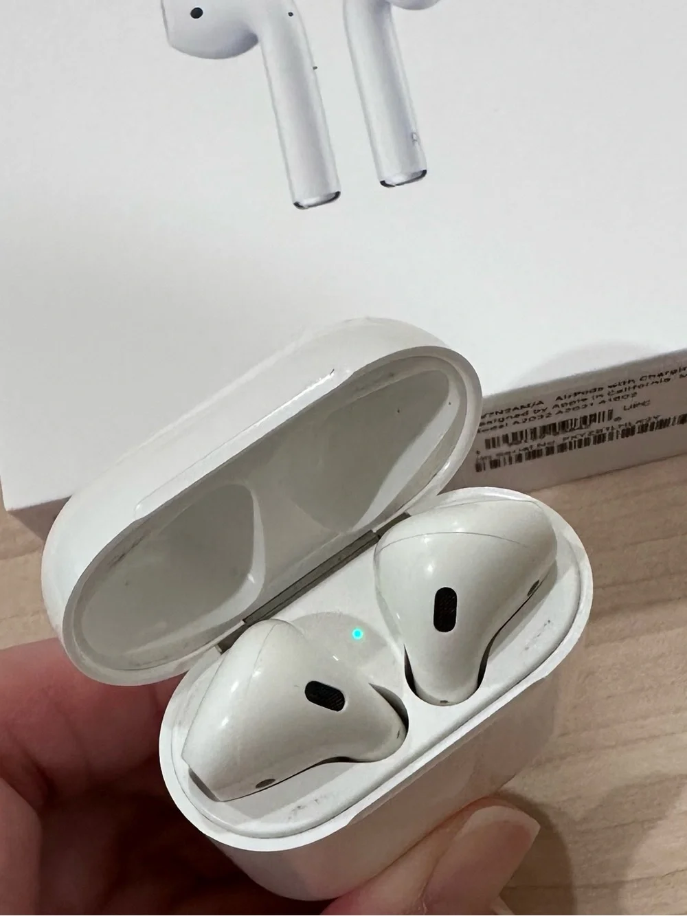 Apple AirPods 2nd Generation